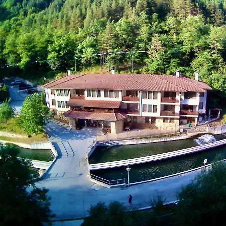 Fisherman's Hut Family Hotel 3*