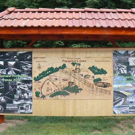 Fisherman's Hut Family