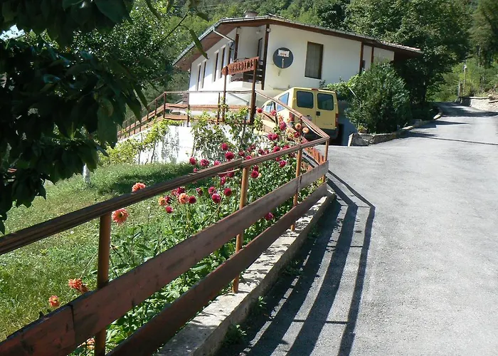 Fisherman's Hut Family 3*