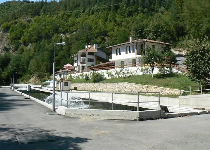 Fisherman's Hut Family